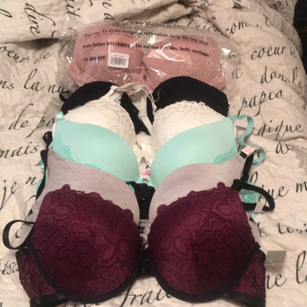 *SOLD* Rue 21 Bras Set of 6